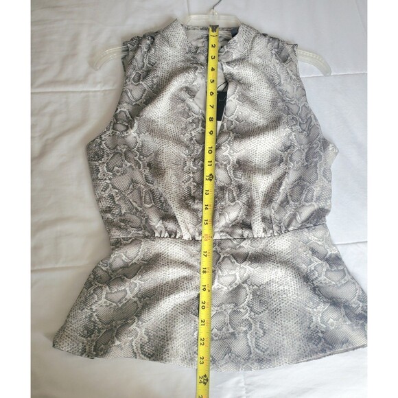 BCBG Max Azria   NWT Womens Top Gray Snakeskin Print XS Keyhole Neck And Peplum - Picture 6 of 8